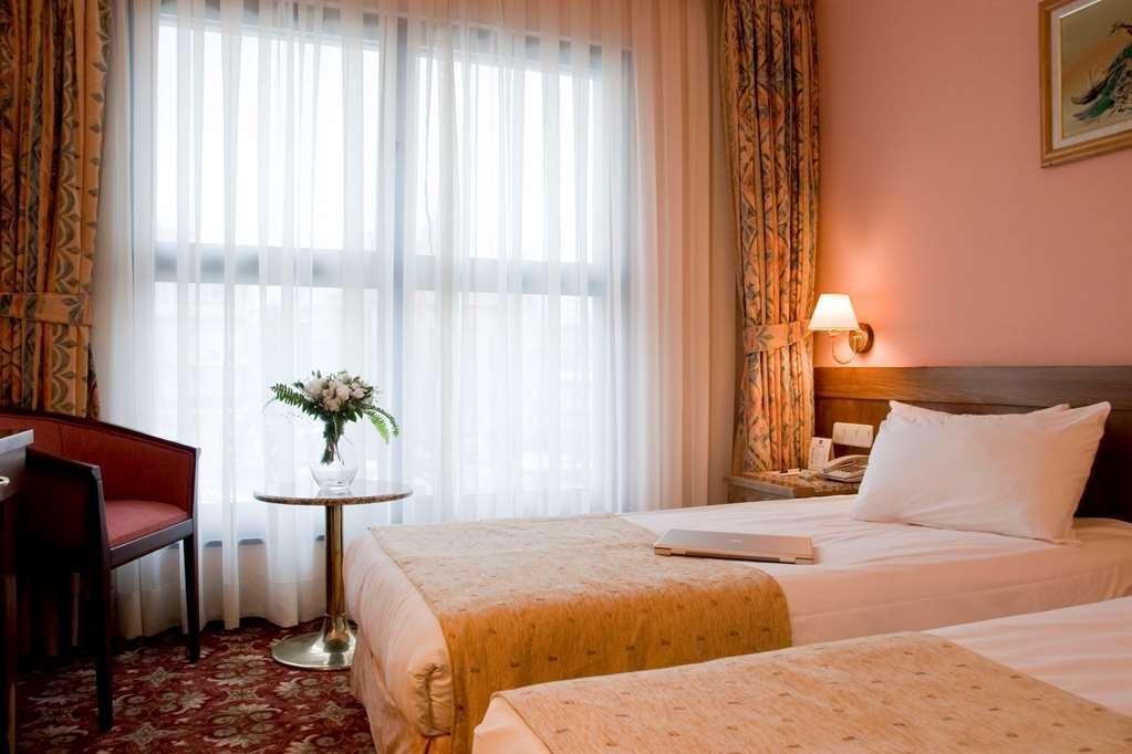 Hotel 2000 Kavaklidere Ankara Bilik gambar